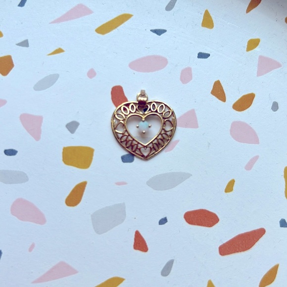 14k gold heart Opal pendant charm - Picture 1 of 4